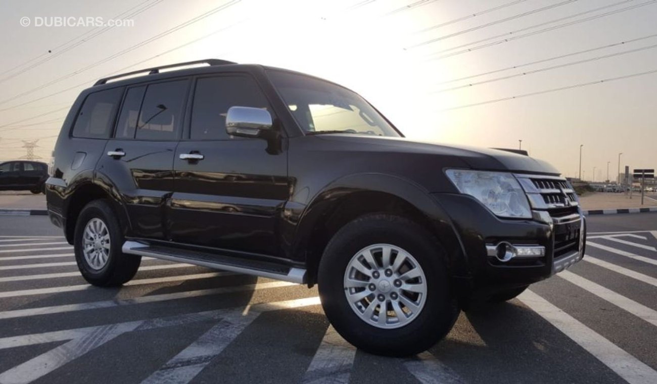 ميتسوبيشي باجيرو Mitsubishi pajero 2015