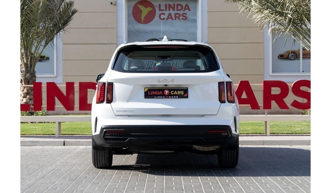 Kia Sorento Base 2.4L FWD Kia Sorento 2023 GCC under Agency Warranty with Flexible Down-Payment.