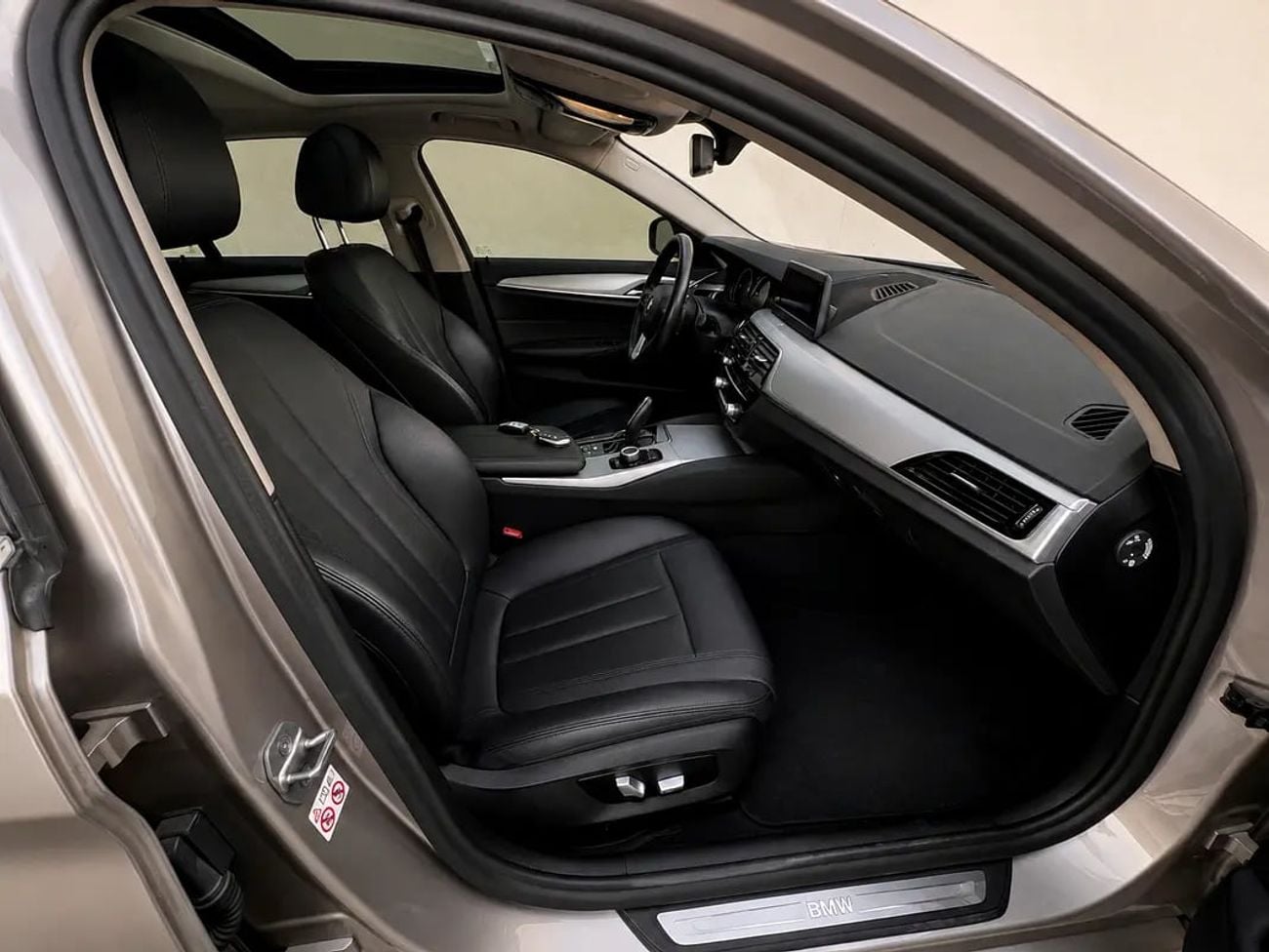BMW 520i 520i Exclusive | GCC Specs | Low Mileage