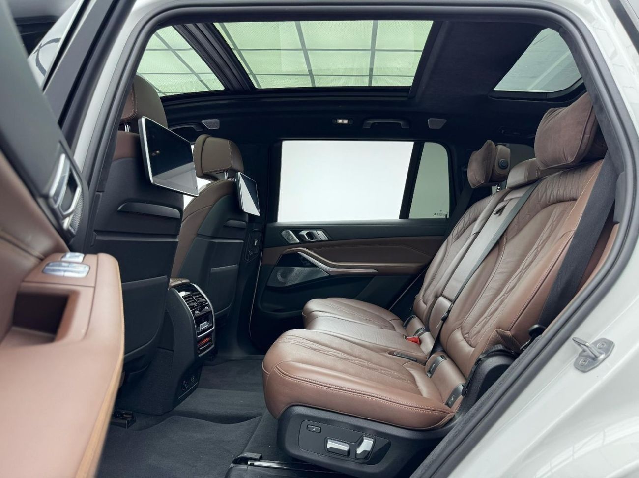 BMW X7 XDrive50i 4.4L 2019 2019 BMW X7 xDrive50i Individual, 2025 BMW Warranty + Service Package, Full Opti