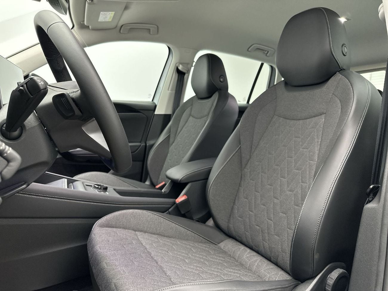 Volkswagen Tiguan Tiguan Life (Ref#20600) - 23,100 AED SAVINGS from New Car