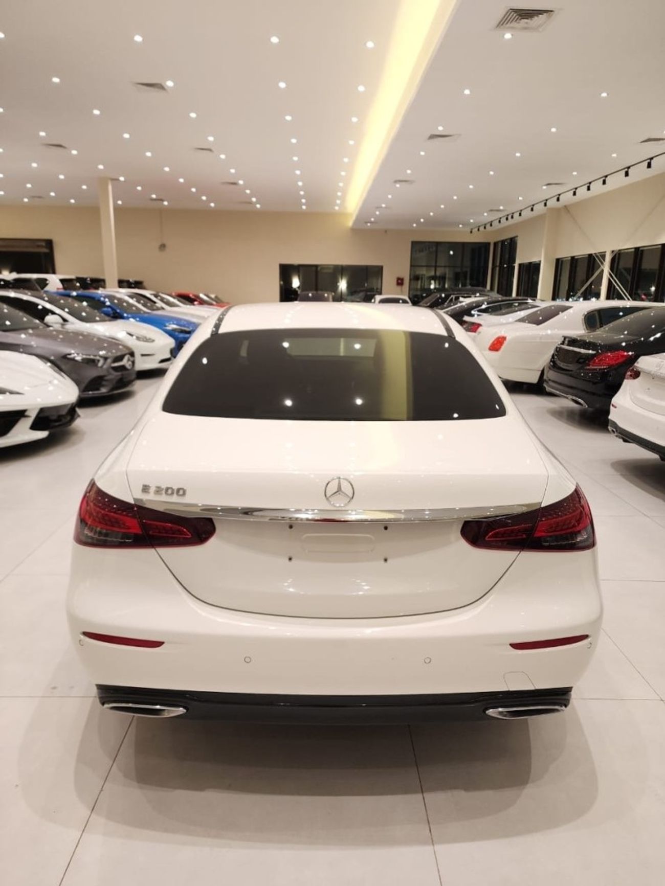 مرسيدس بنز E200 Premium 2.0L