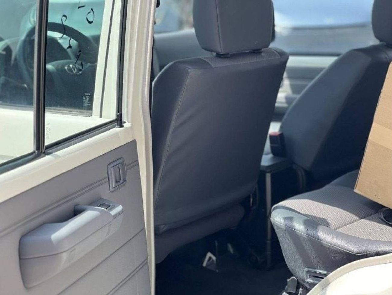 Toyota Land Cruiser Pick Up LC79 4.2L V6 DSL M/T // 2024 // STANDER OPTION WITH POWER WINDOWS // SPECIAL OFFER // BY FORMULA AUT