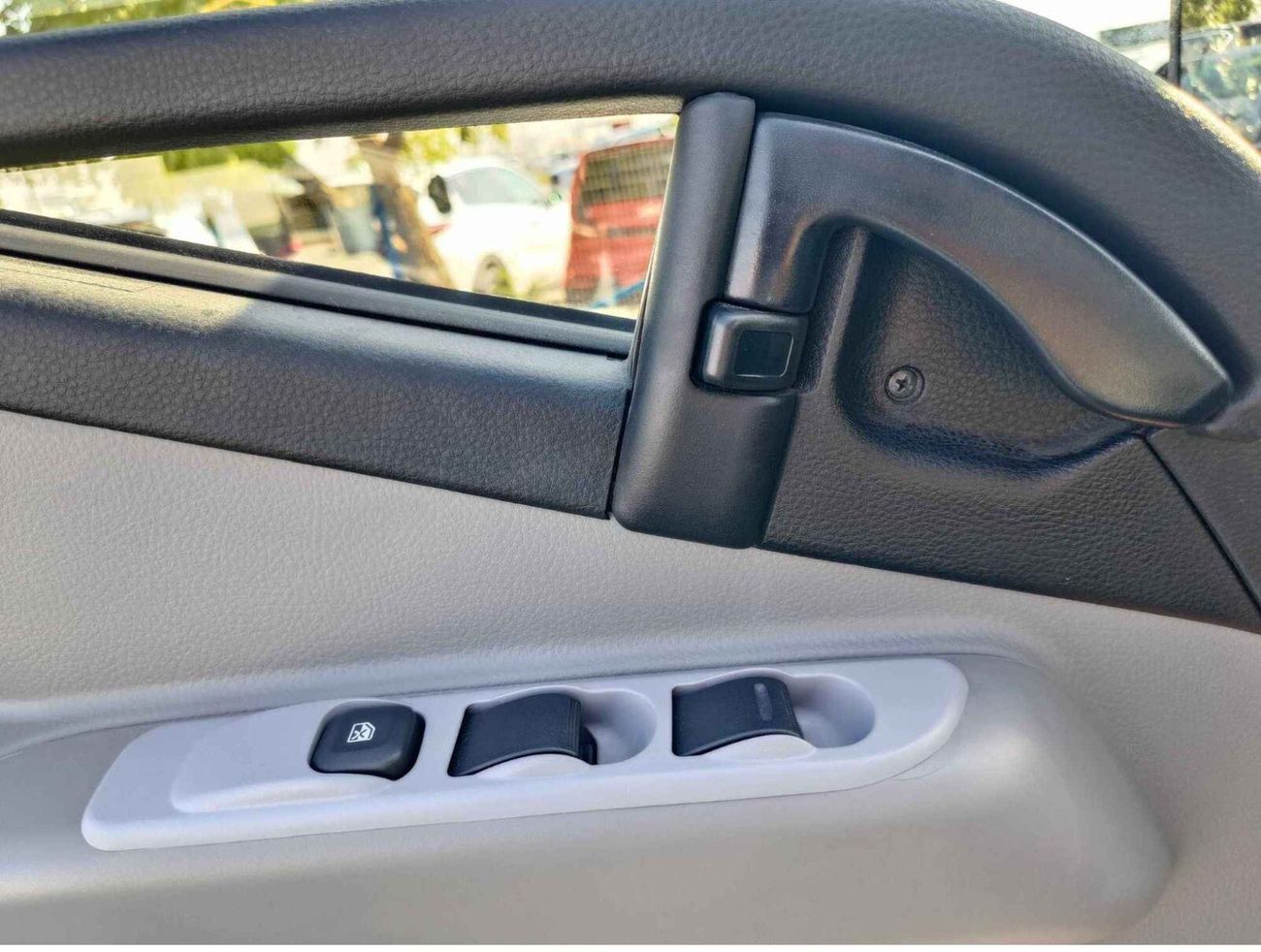 Mitsubishi Fuso Canter 4 TON CARGO BODY / ,4.2L DIESEL / SPECIAL PROMOTION