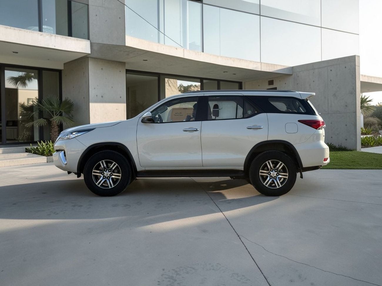 Toyota Fortuner EXR 2.7L (160 HP) AED 1,440 P.M | 0% DOWN PAYMENT | TOYOTA FORTUNER EXR | 2.7L I4 4WD | 2020 | FULL