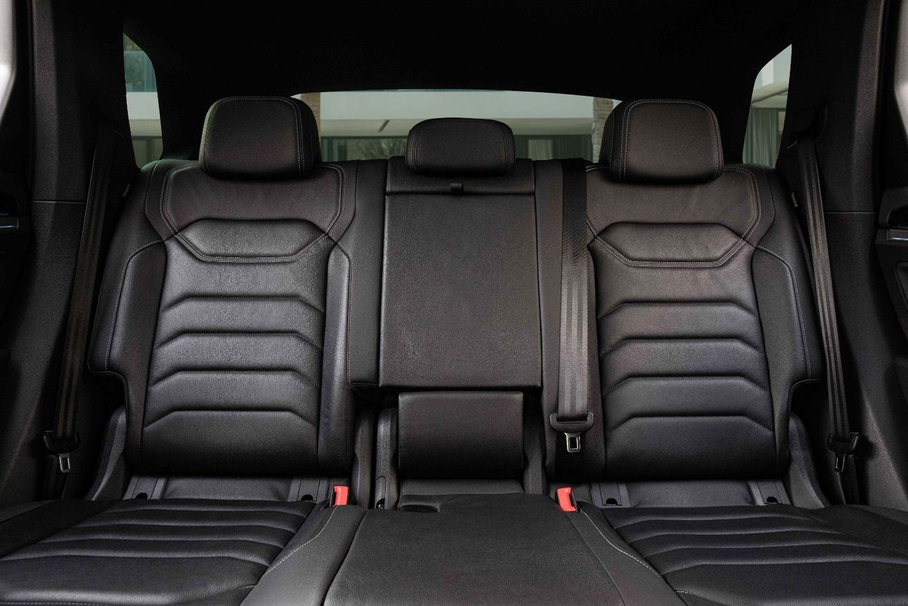 فولكس واجن طوارق R-LINE | 3,133 P.M  | 0% Downpayment | Volkswagen Touareg | AGENCY WARRANTY!