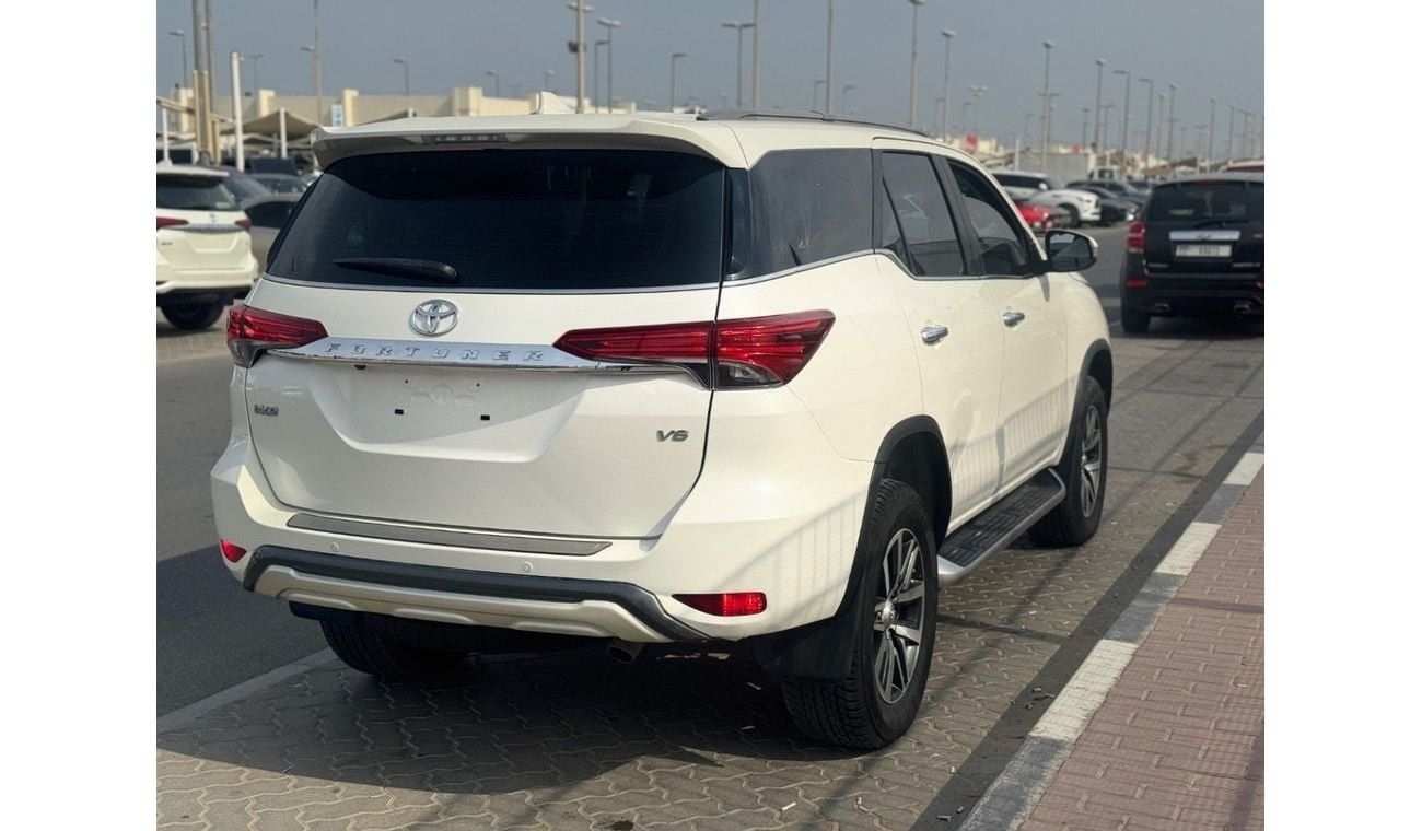 تويوتا فورتونر VXR 4.0L (278 HP)