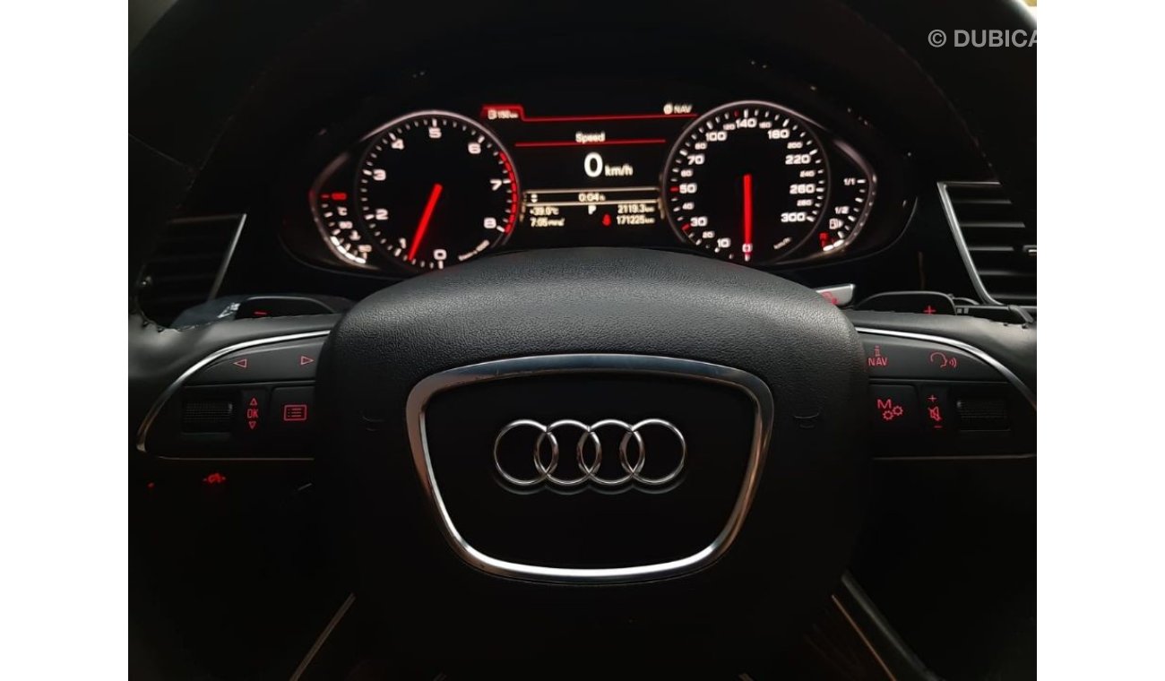 Audi A8 أودي A8 خليجي V6 فل اوبشن