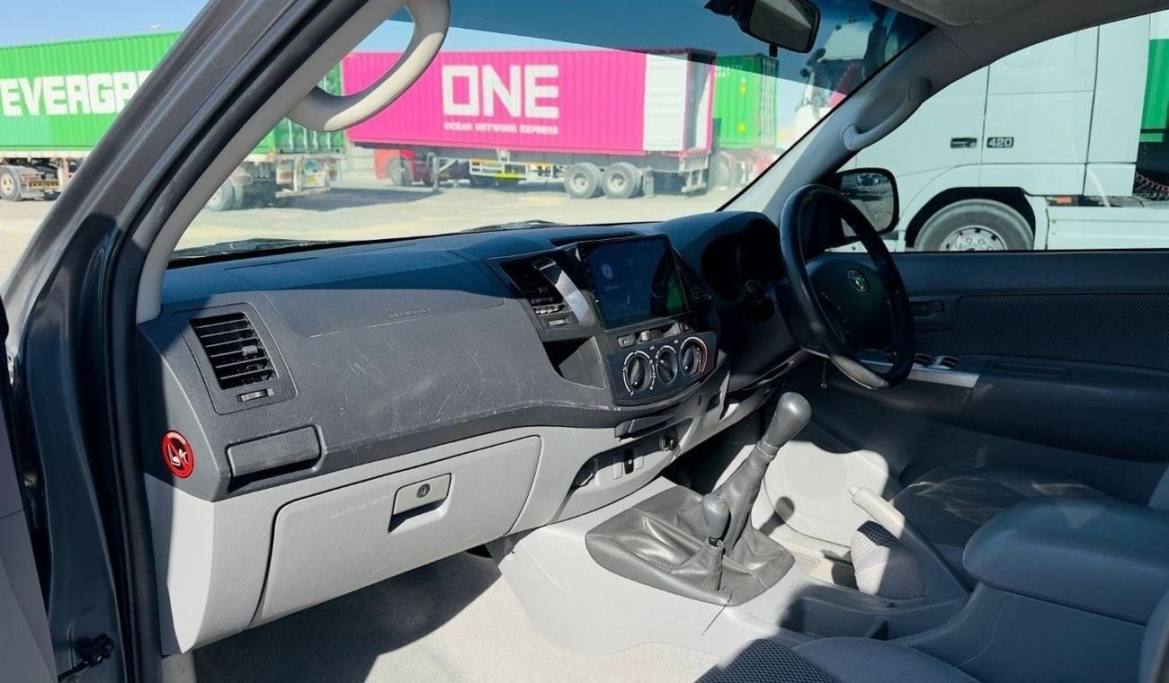 Toyota Hilux DOUBLE CABIN | 3.0L DIESEL ENGINE | 2010 | RHD | MANUAL TRANSMISSION | REAR VIEW CAMERA