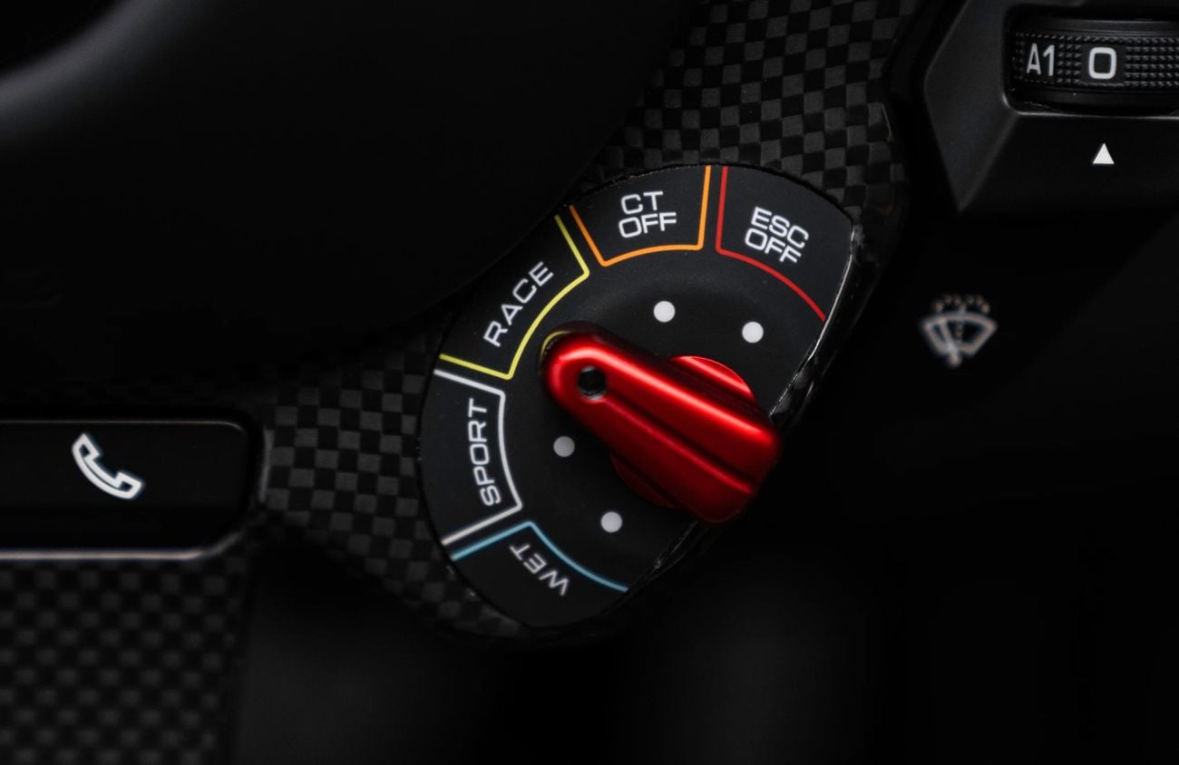 فيراري 812 كومبيتيزون 6.5L V12 Naturally Aspirated Engine