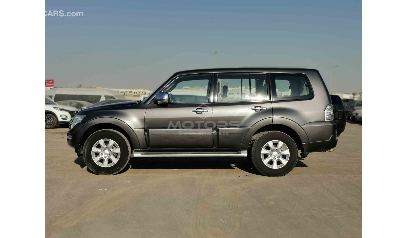 ميتسوبيشي باجيرو 3.5L PETROL, 17" ALLOY RIMS, KEY START, XENON HEADLIGHTS (LOT # 6919)