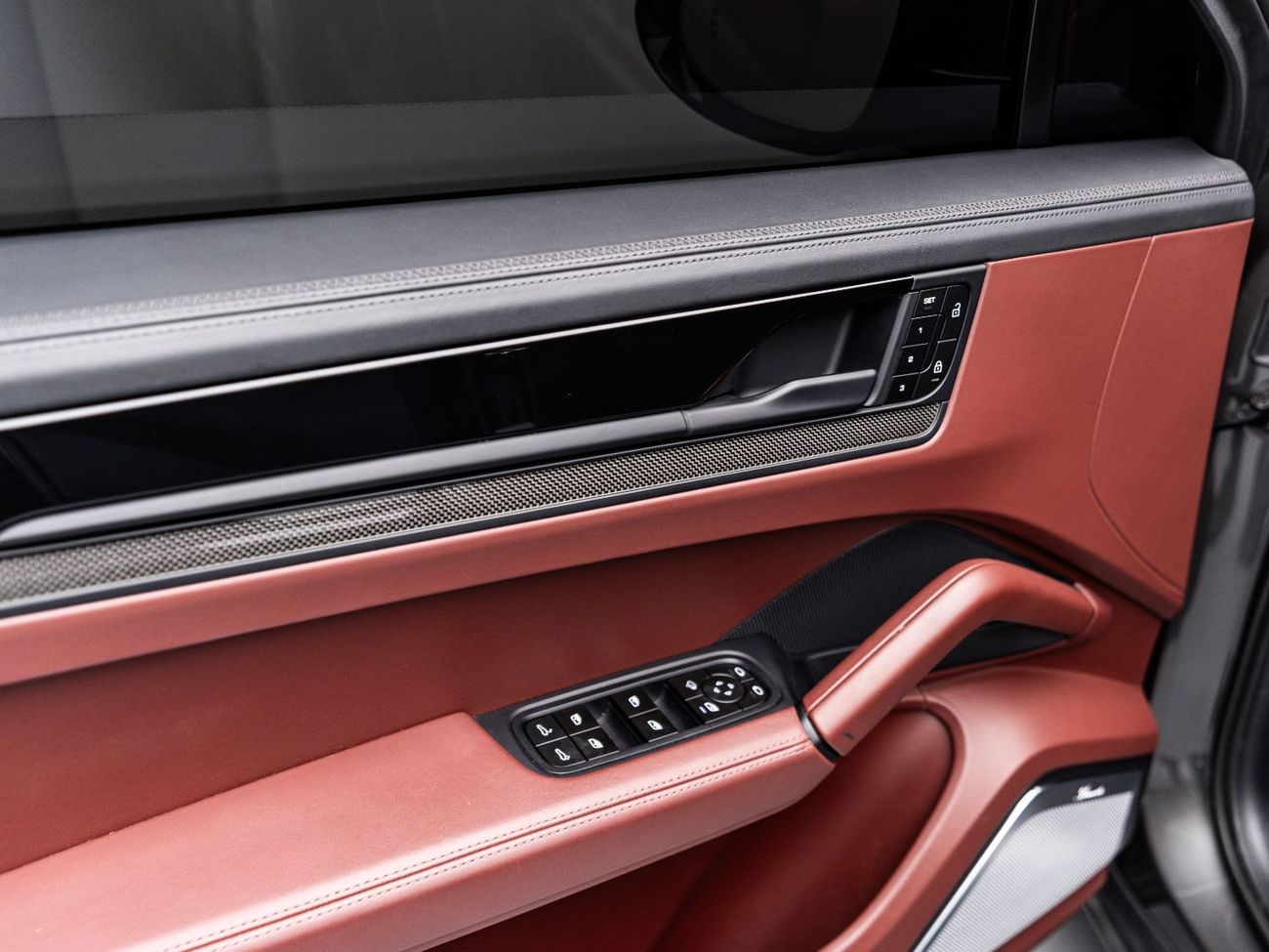 بورش كايان 2025 Porsche Cayenne GTS Coupe, 4.0 TC V8, 4WD, 493bbhp, 8-Speed PDK