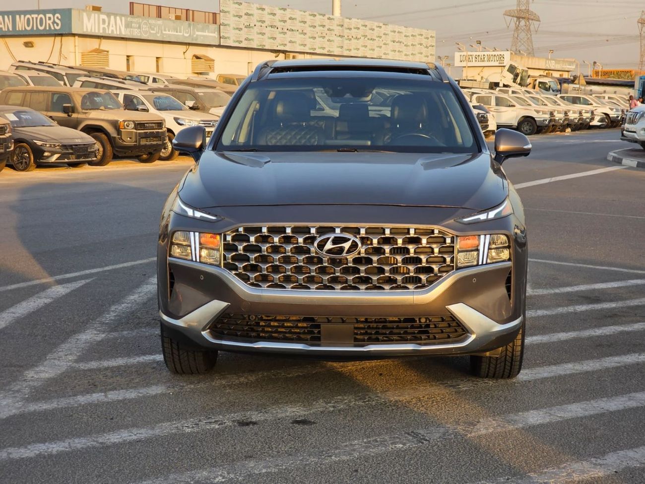 Hyundai Santa Fe limited 1.6T hybrid engine Panoramic roof and 360 camera