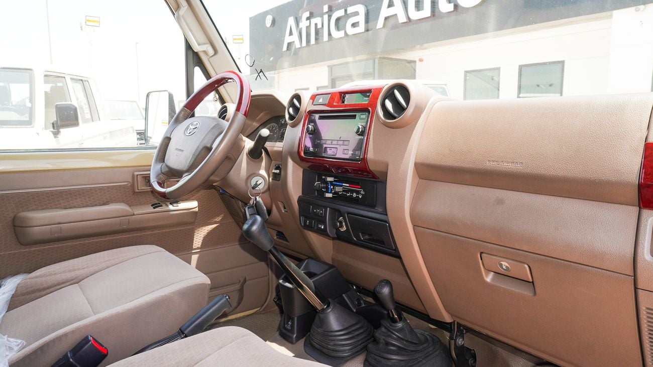 Toyota Land Cruiser Pick Up LX 4.0L V6 SINGLE CABIN M/T