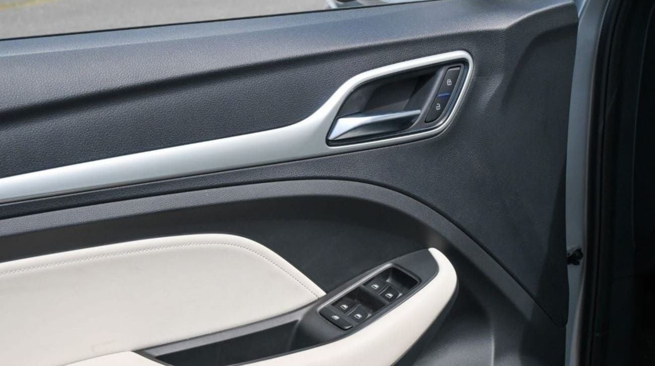 MG ZS Brand New MG ZS Luxury 2025 1.5L A/T FWD | Petrol| Silver/Black | N-ZS-1.5-P25-LUX | FOR EXPORT AND