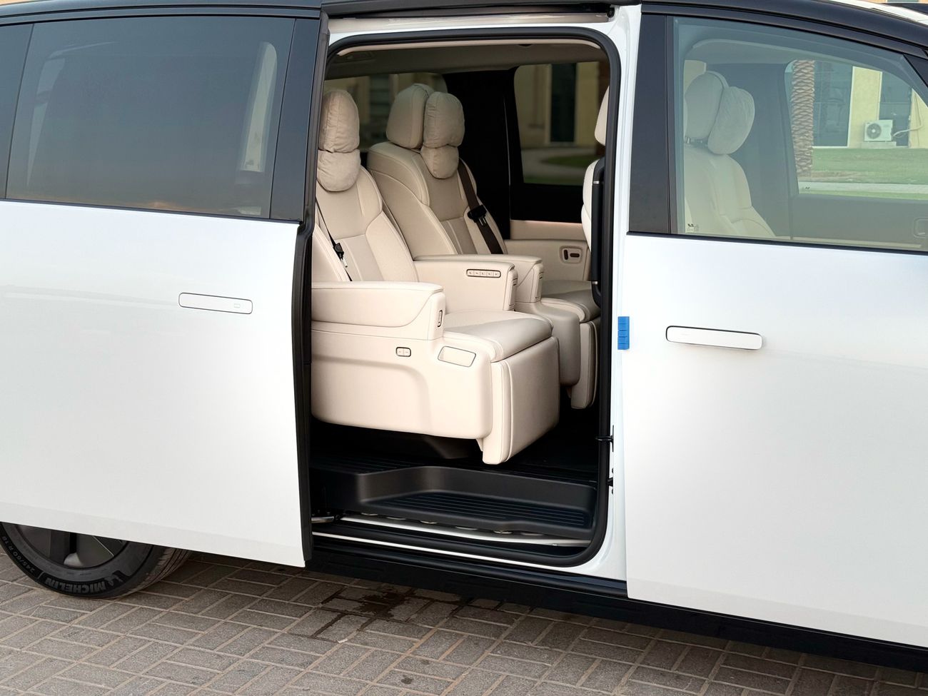 Li Auto Mega Li Auto Mega Home | Available for the personal order