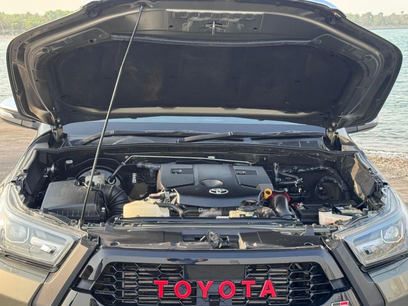 Toyota Hilux GR SPORT DIESEL 2.8 LITER ,RIGHT HAND DRIVE ,GROWN COLOR ,2022 MODEL