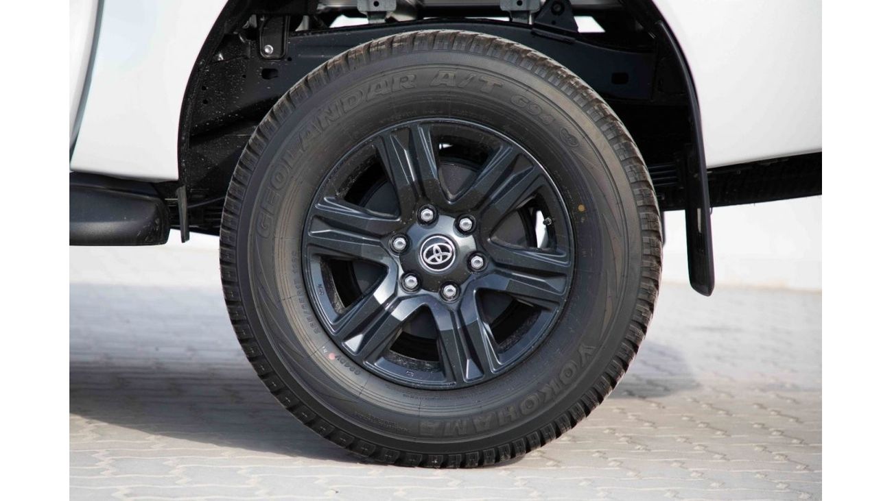 Toyota Hilux 2024 Toyota Hilux 2.7L GLXS-G DC WB 4X4 - Platinum White Pearl inside Maroon