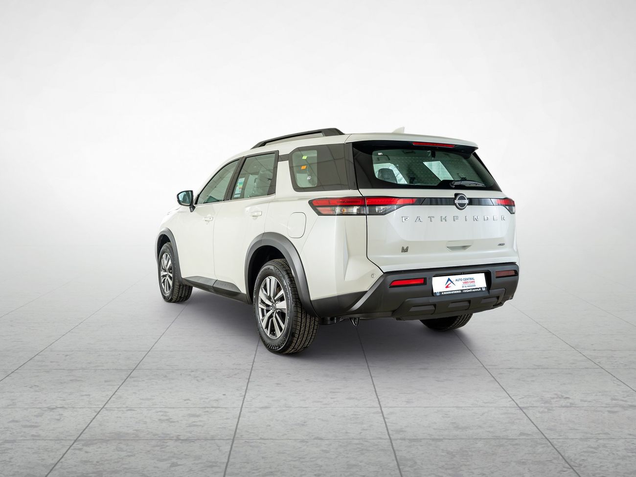 Nissan Pathfinder Luxury 5.6L S 3.5