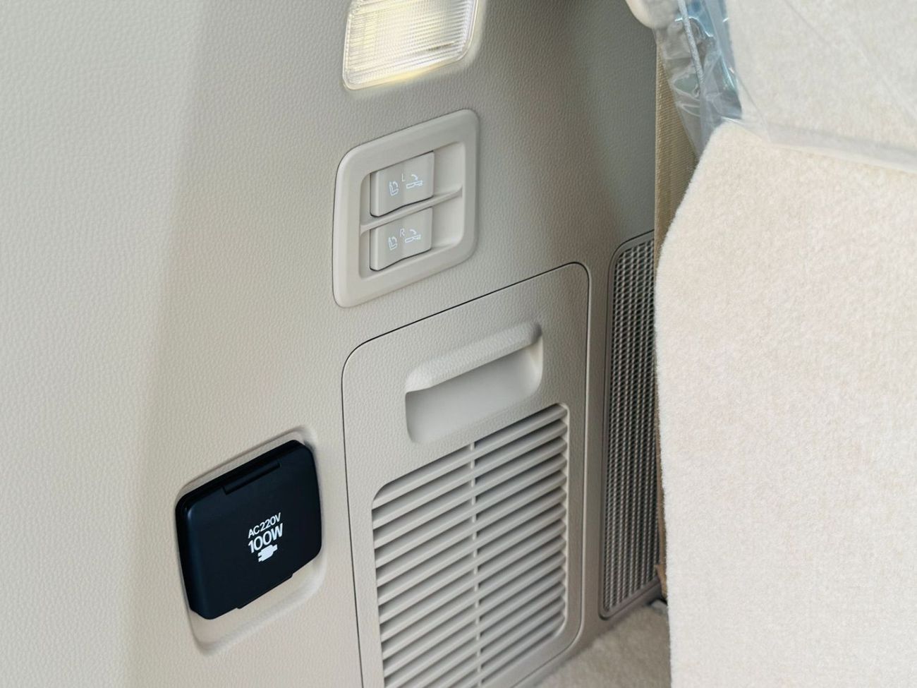 تويوتا لاند كروزر LC300 VXR 3.5L PTR 2026 FULL OPTION