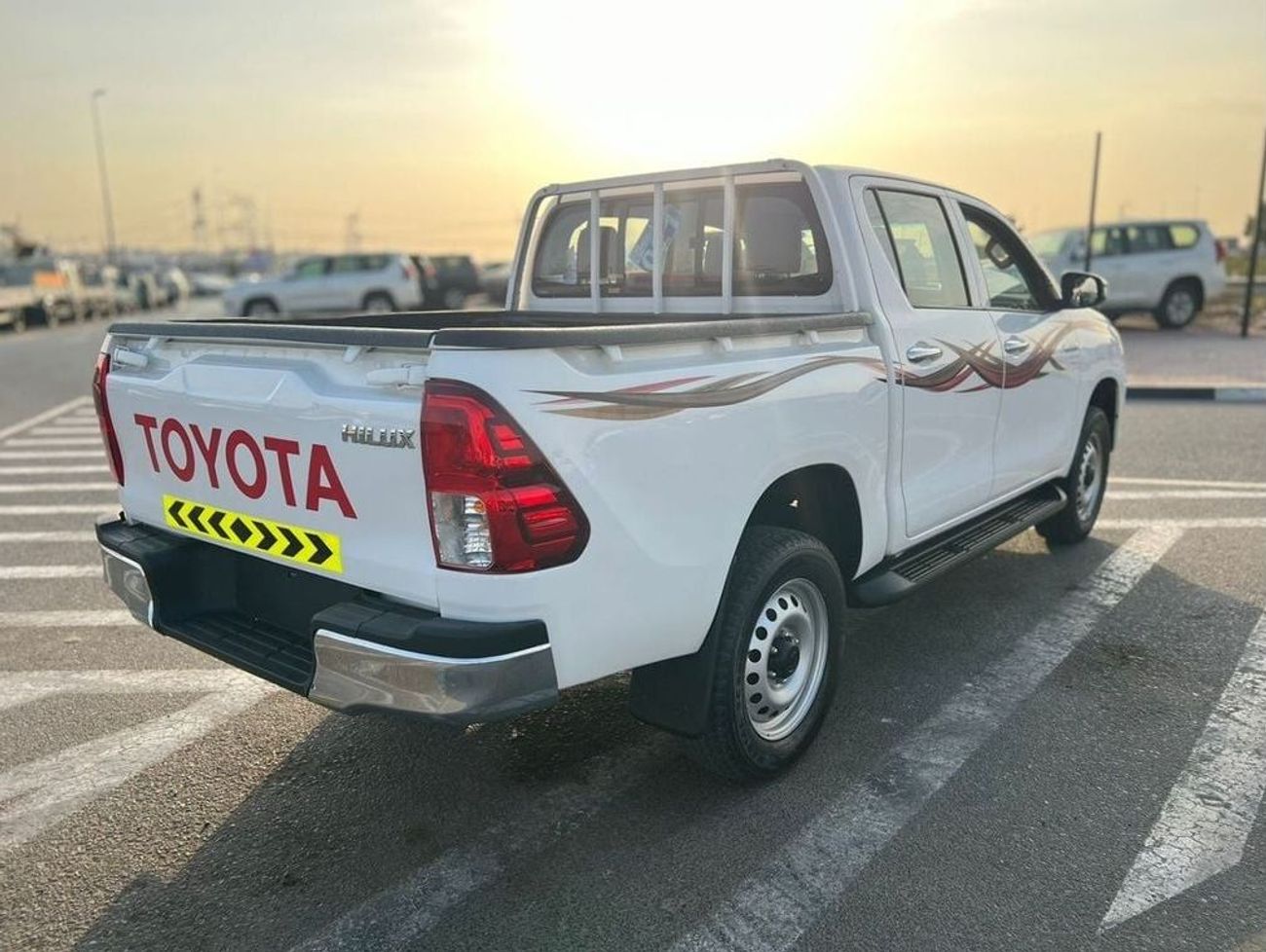 تويوتا هيلوكس 2021 TOYOTA HILUX 2.8L V4 **DIESEL** MANUAL TRANSMISSION  + POWER WINDOW + 4X4  - DOUBLE CABIN - wit