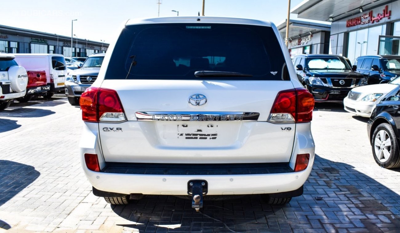 Toyota Land Cruiser GXR V8