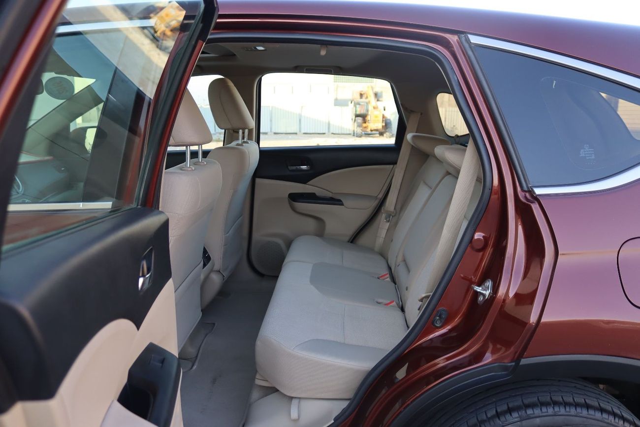 هوندا سي آر في LX خالية من الحوادث - خليجي - فتحة سقف - بحالة الوكالة من الداخل والخارج