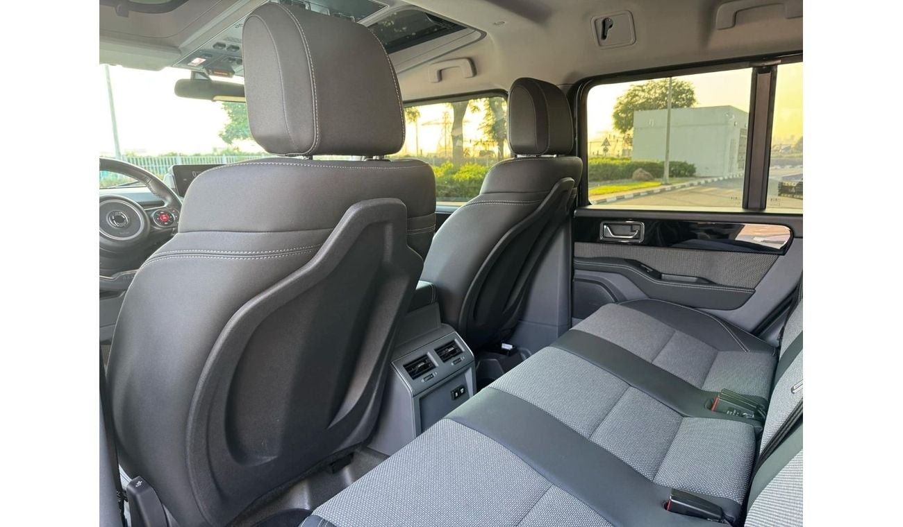 إينيوس غرينادير QuarterMaster