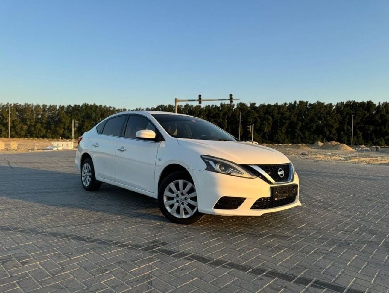 نيسان سنترا LE 1.6L