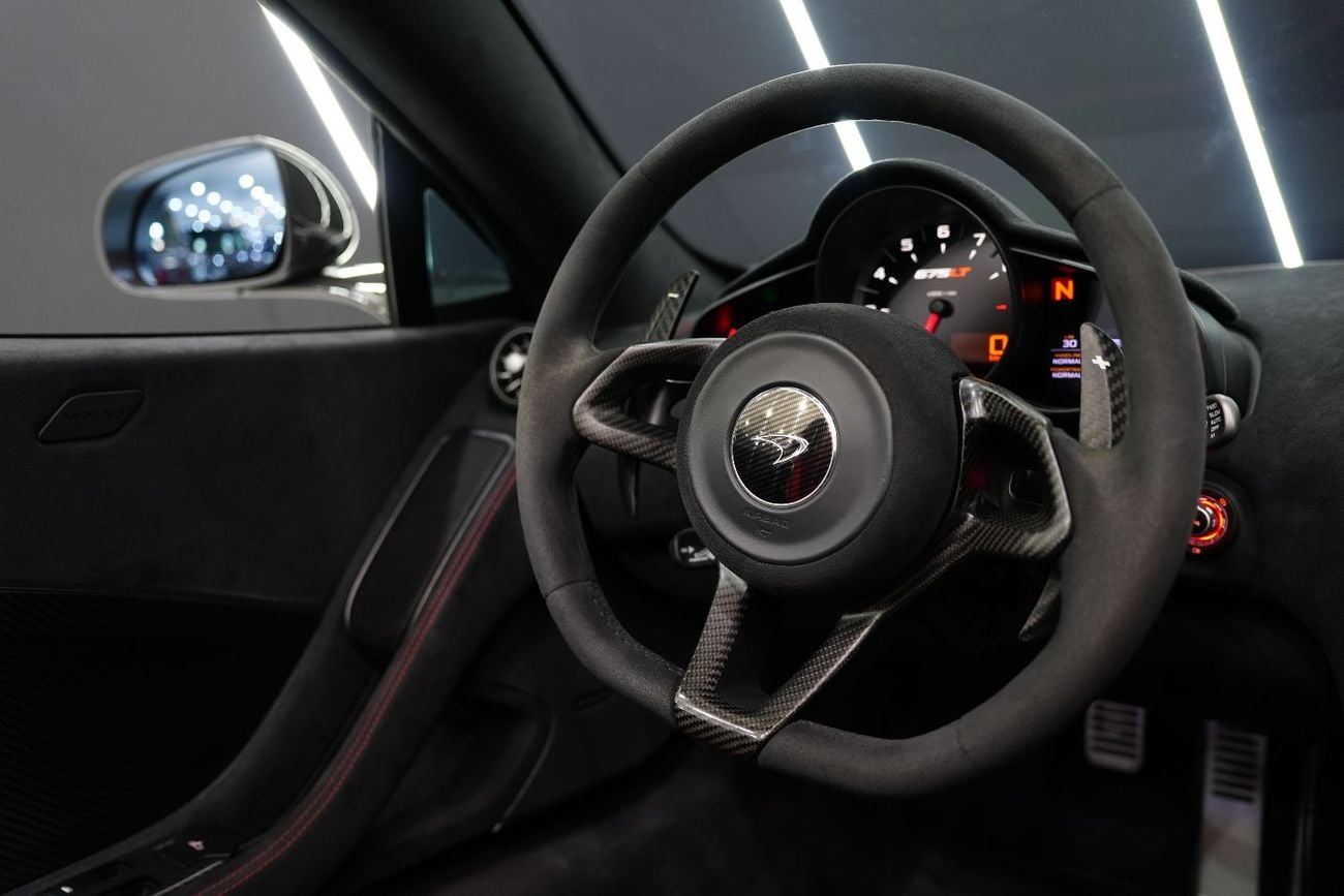 McLaren 675LT Spider, McLaren Track Telemetry, Full Carbon Package, Meridian Audio, Very Low KM, GCC Specs!!