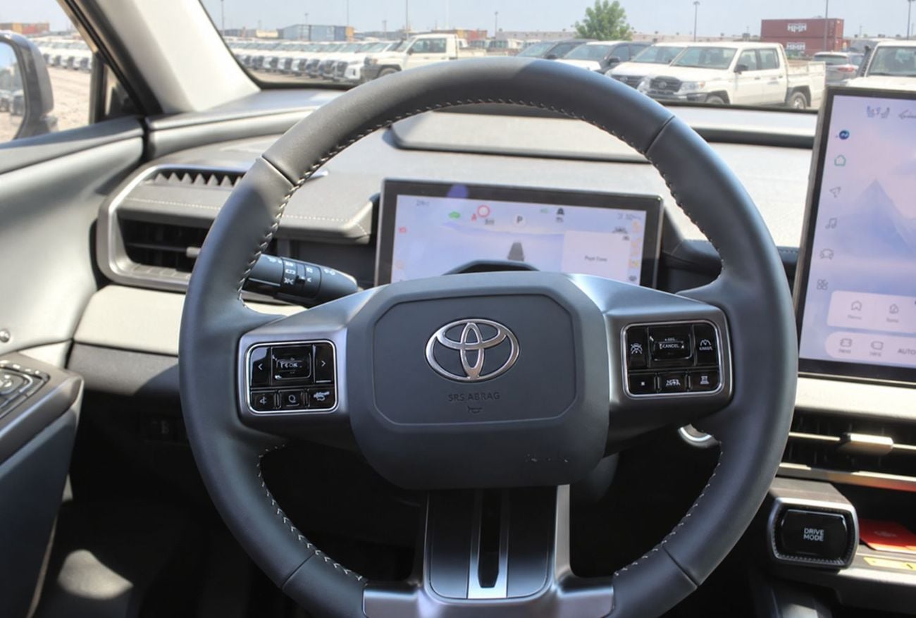 Toyota RAV4 Flagship ECTB - 3. Toyota Rav4 Flagship – Hybrid Auto – Black with Black