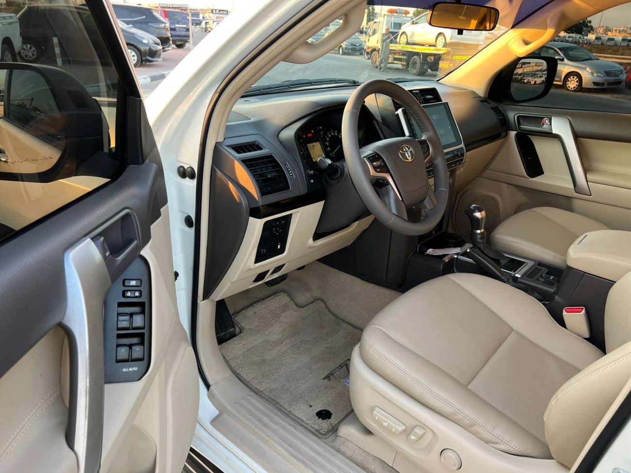 Toyota Prado 2018 Toyota Prado TXL 4.0L V6  Full Options - GCC - AWD 4x4 - Electric Seat - Rear CAM & Sensors - C