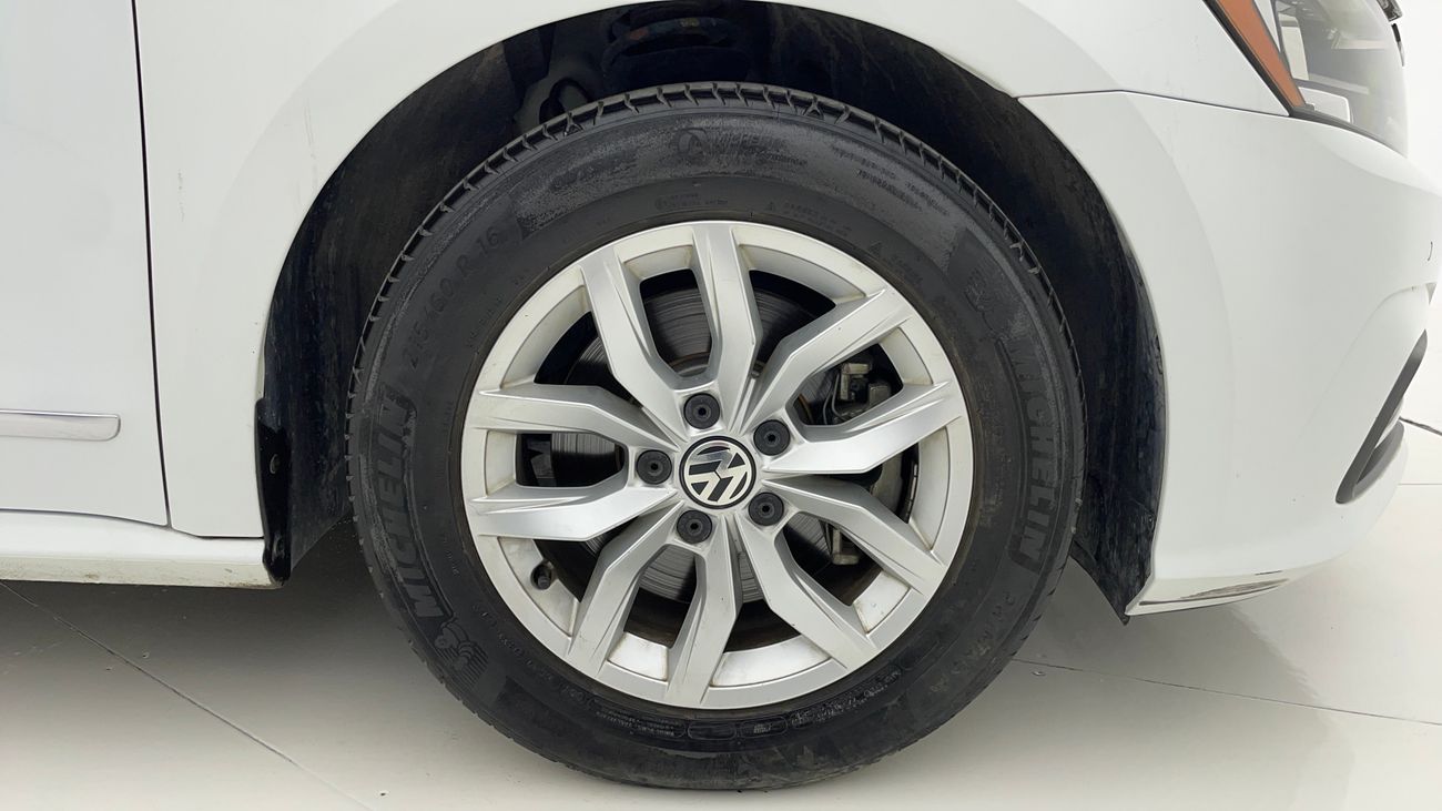 فولكس واجن باسات SE 2.5 | بدون دفعة مقدمة | اختبار قيادة مجاني للمنزل