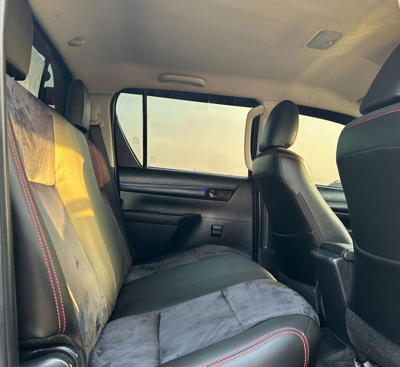 تويوتا هيلوكس 