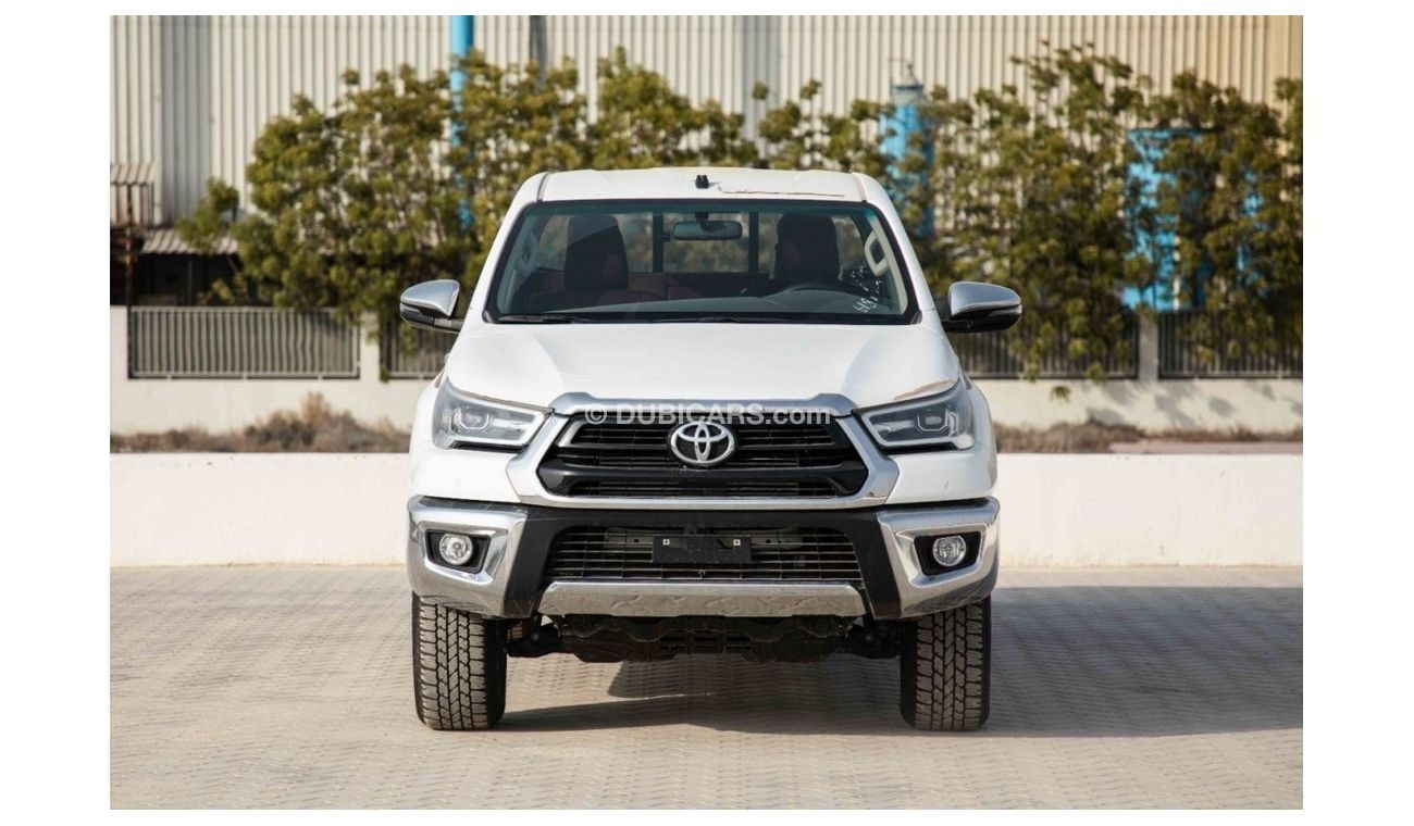 Toyota Hilux 2023 Toyota Hilux 4x4 DC 2.8 D AT SR5 - White inside Maroon | Export Only