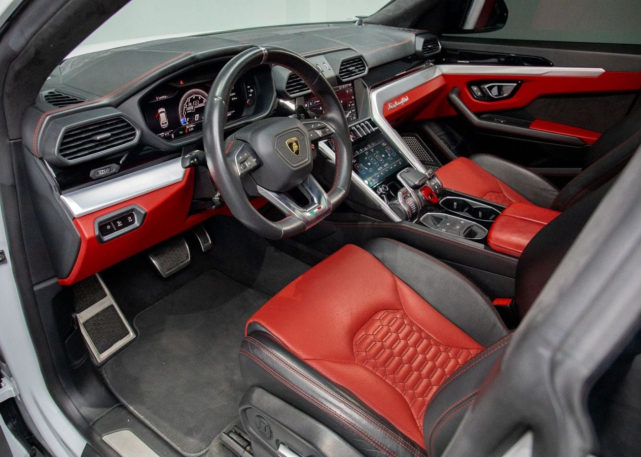 Lamborghini Urus STD
