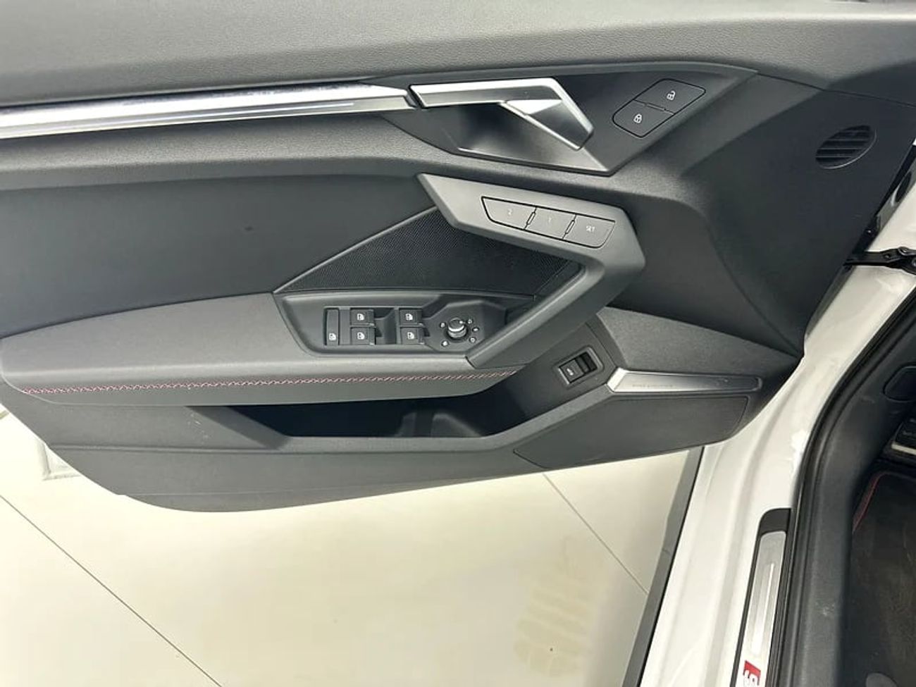 Audi S3 Sedan 2.0 quat 290hp High (Ref# 105731)