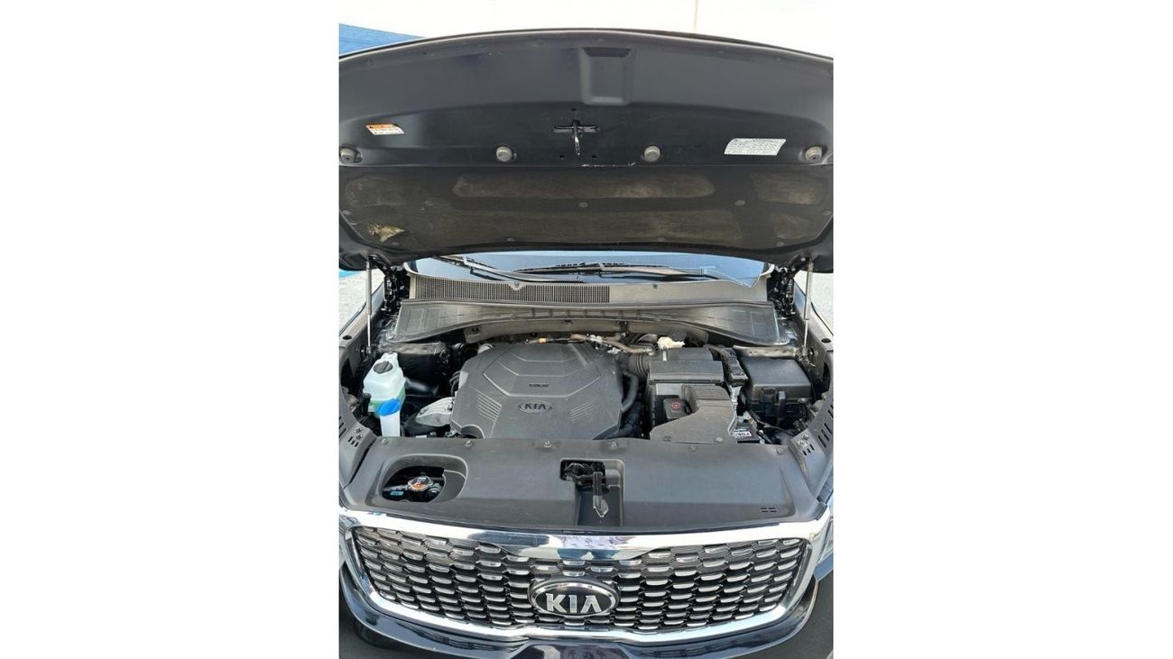 Kia Sorento car in good condition 2019 with engine capacity 3.3