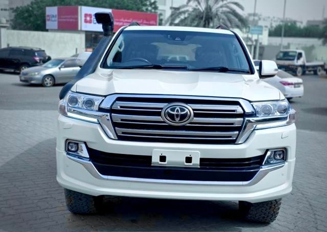 تويوتا لاند كروزر 2017 Model ZX RHD Diesel Engine Full Option Very clean and perfect condition
