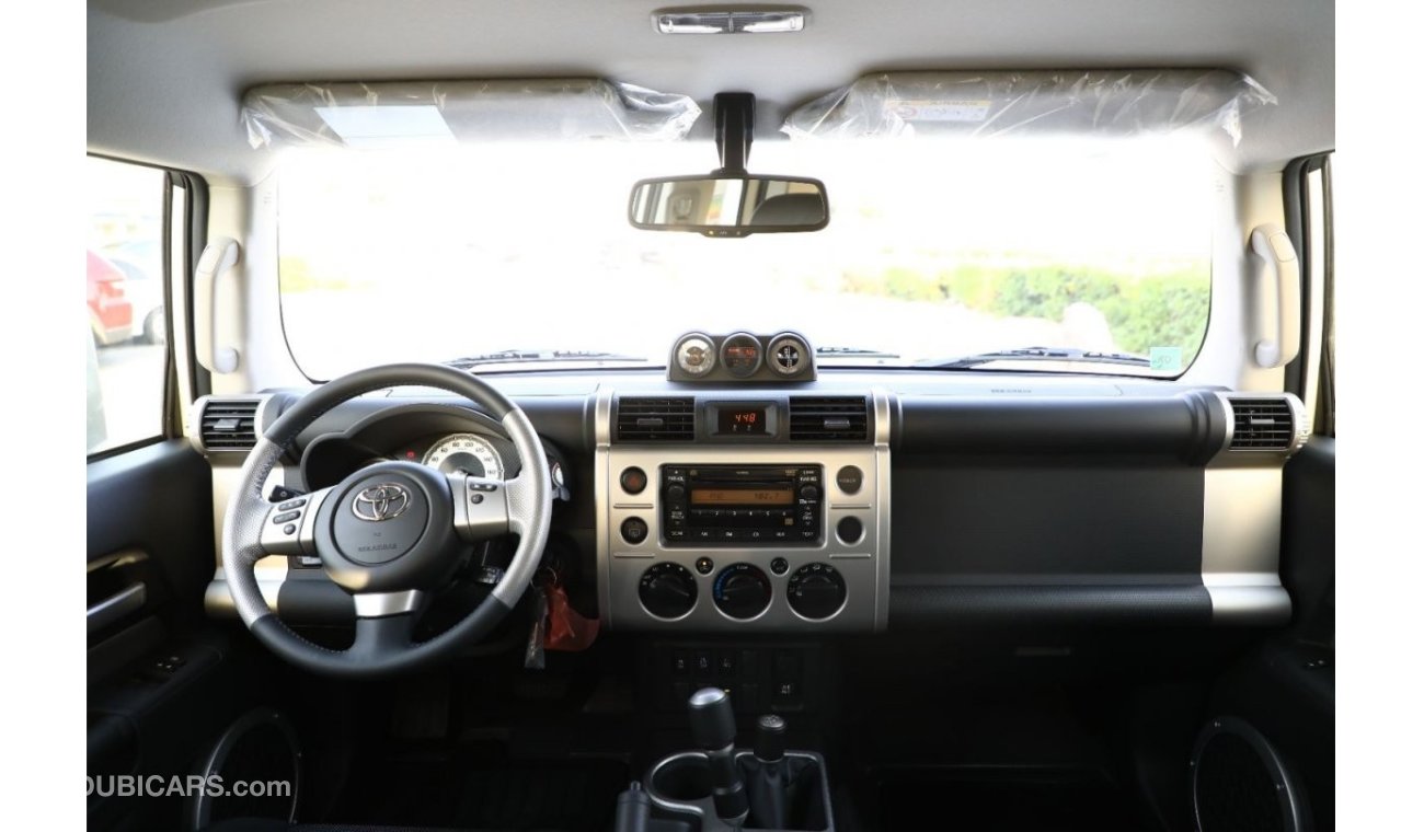 تويوتا إف جي كروزر Get 2023 Toyota FJ Cruiser 4.0 with JBL Petrol - White inside Black