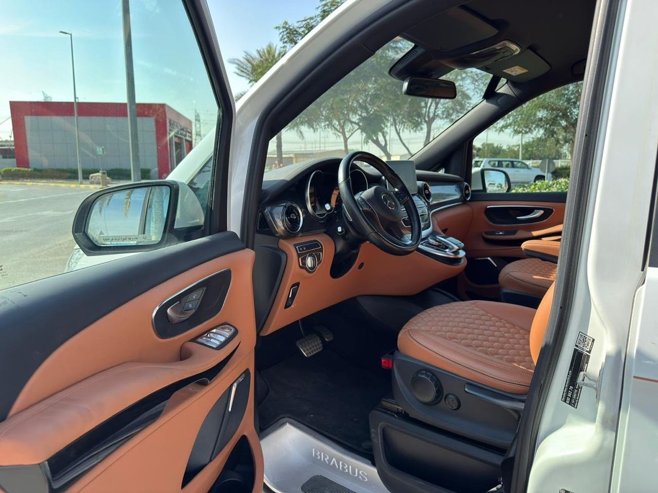 مرسيدس بنز فانيو 