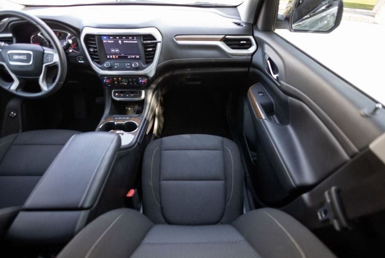 GMC Acadia SLE 3.6L GMC Acadia 2023 GCC under Agency Warranty and Service Contract with Flexible Down-Payment.