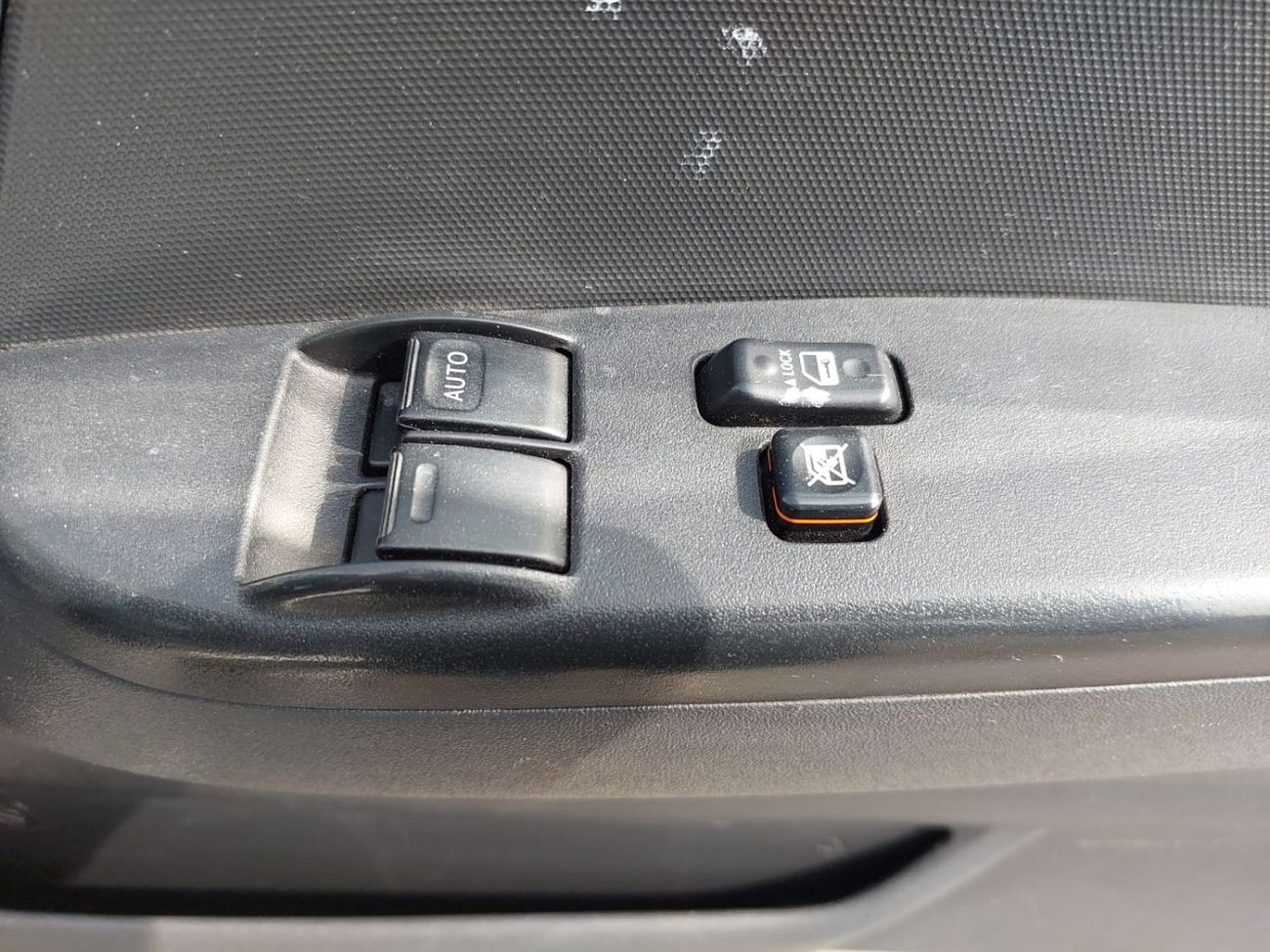 تويوتا هاياس (RAMADAN OFFER) TOYOTA HIACE COMMUTER VAN RHD 2018 MODEL 3.0 L DIESEL AUTOMATIC(PM21528)