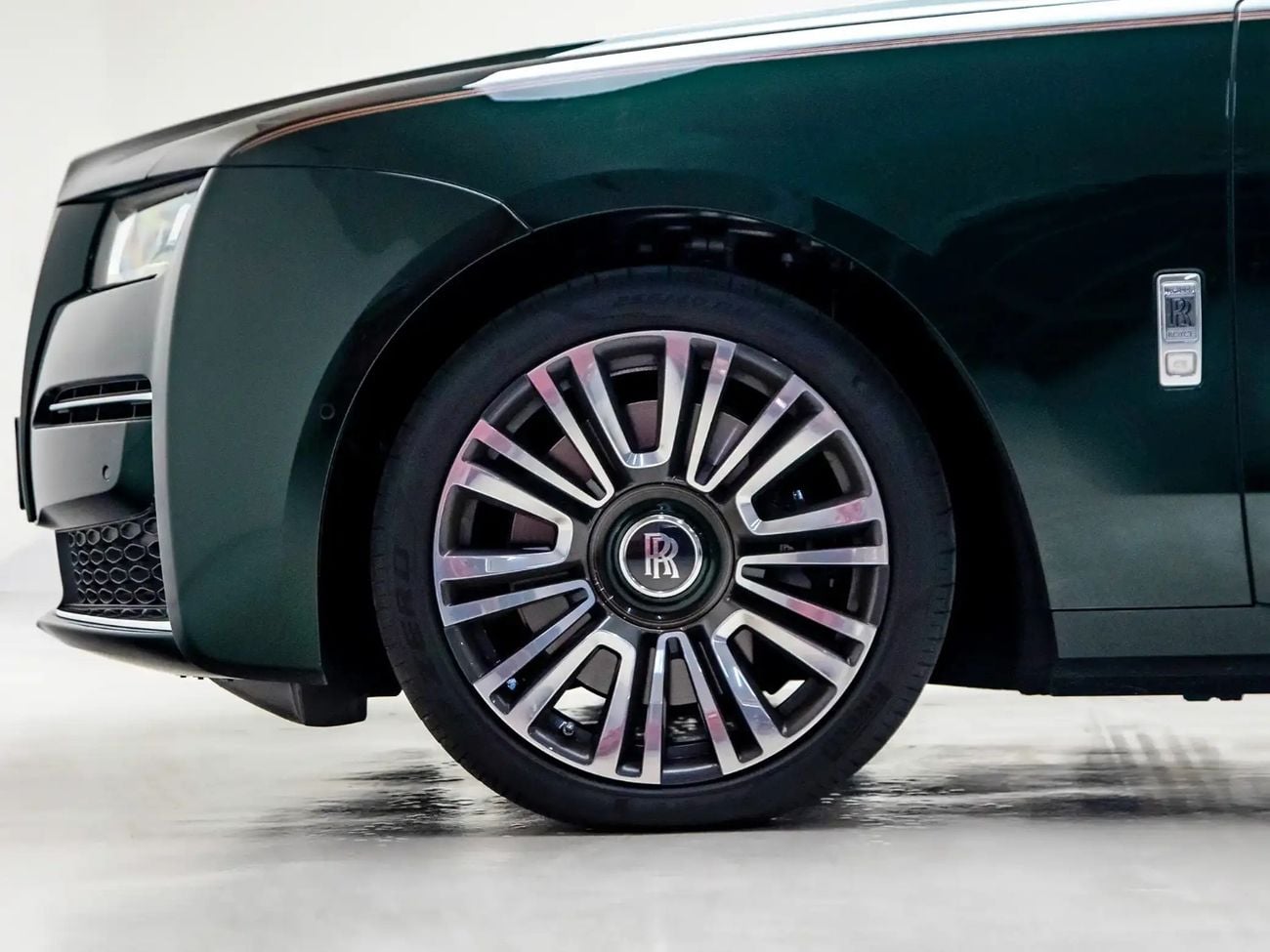 Rolls Royce Ghost Silver Badge