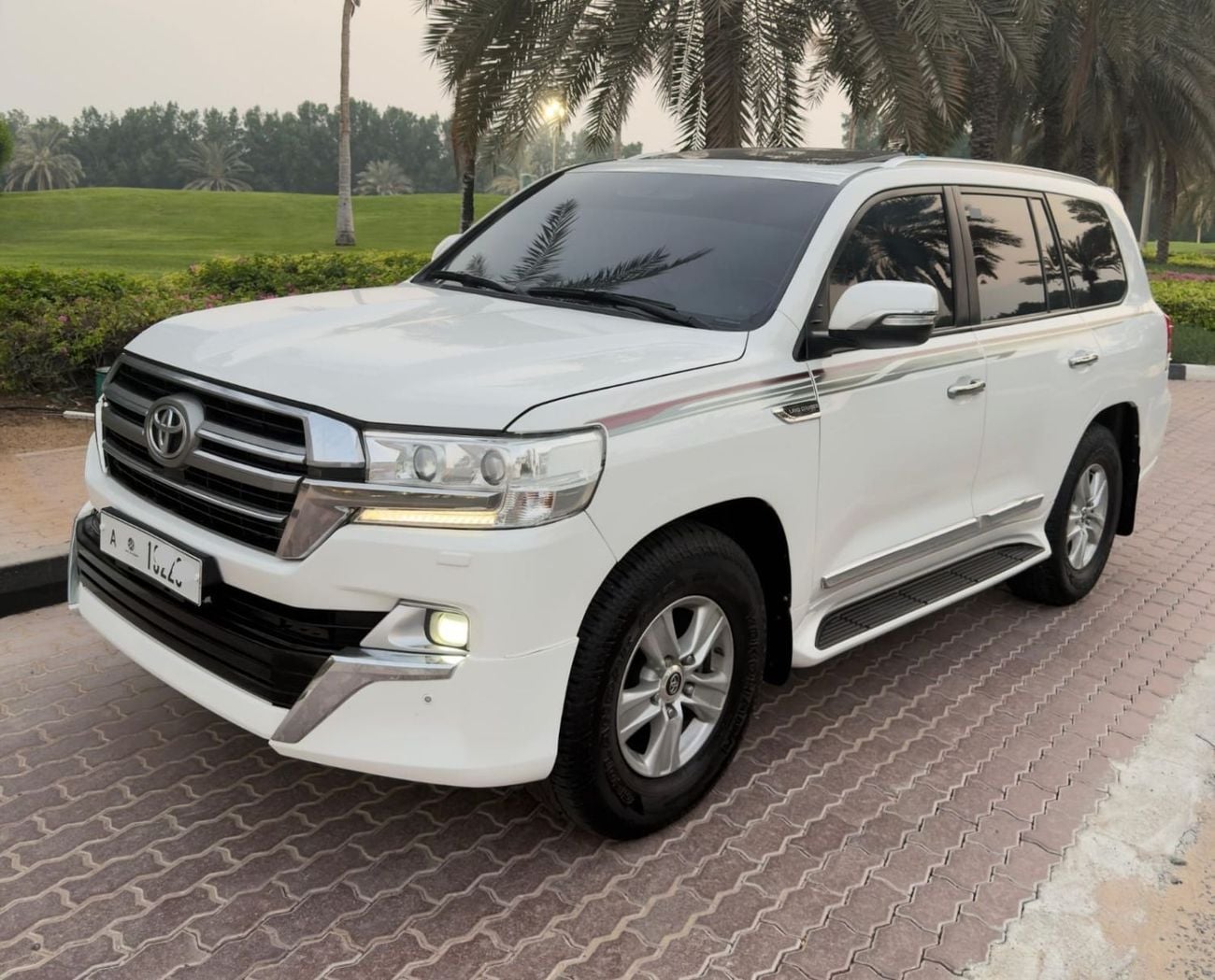 تويوتا لاند كروزر VXR
