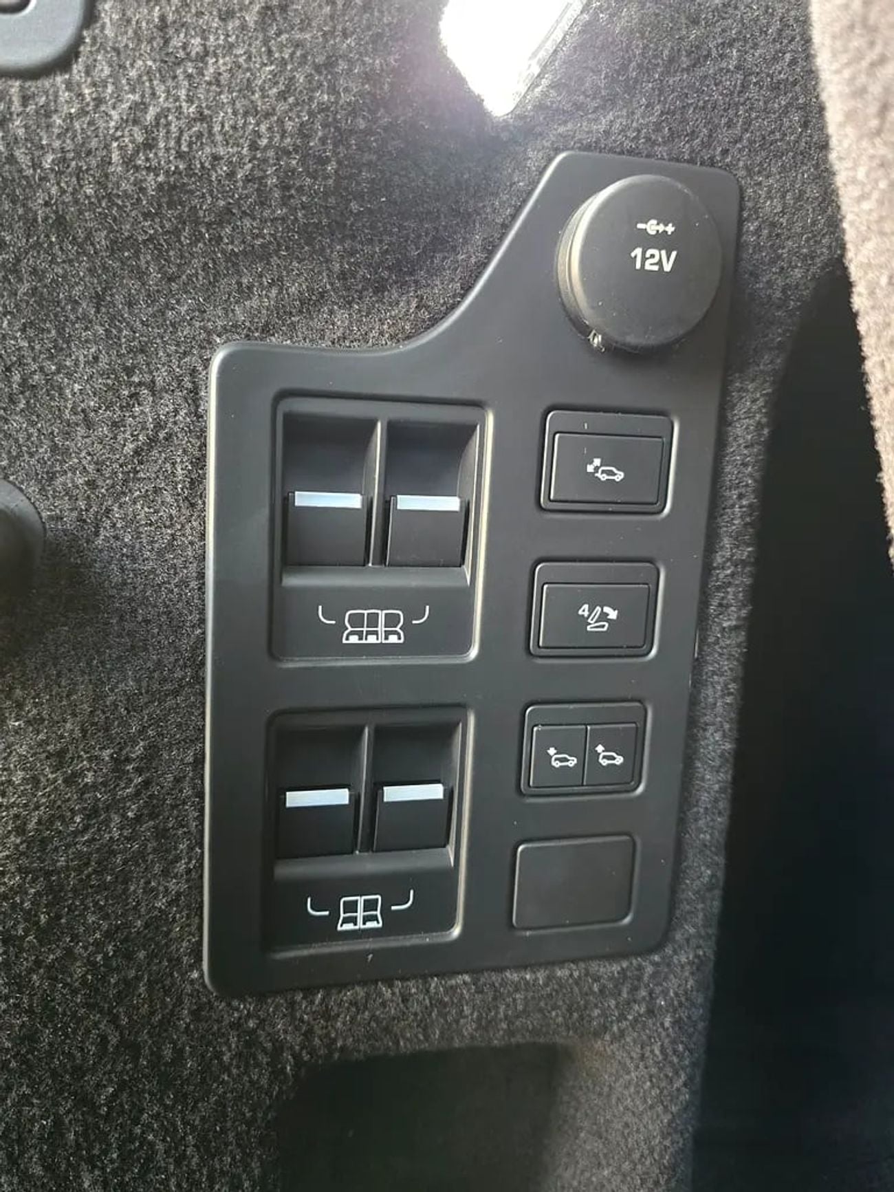 Land Rover Discovery HSE - European Specs - GCC Stock