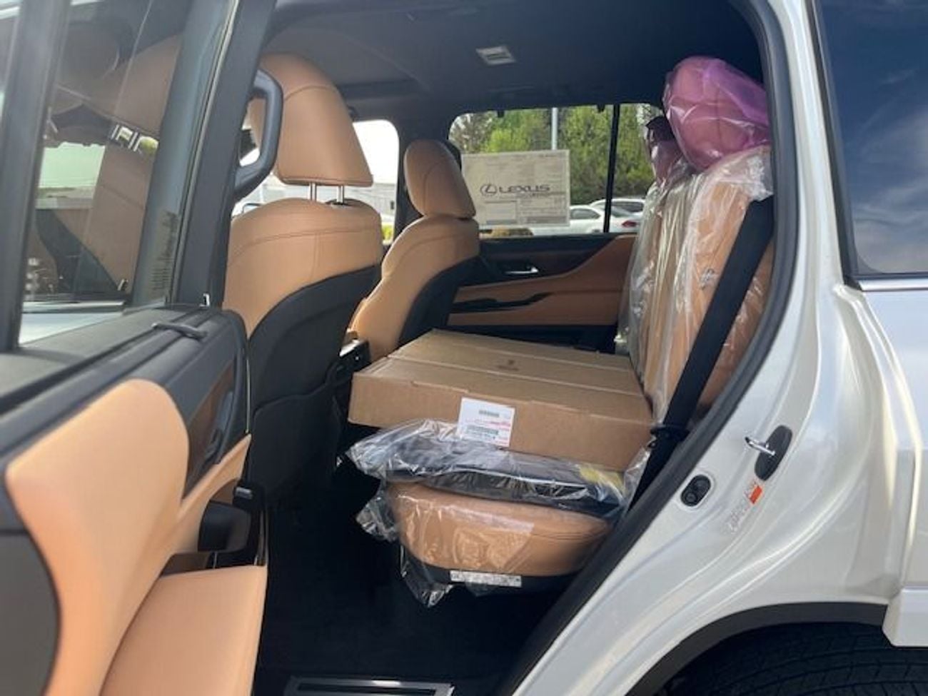 Lexus LX 700h Luxury 7-Str 3.5L V6 Hybrid