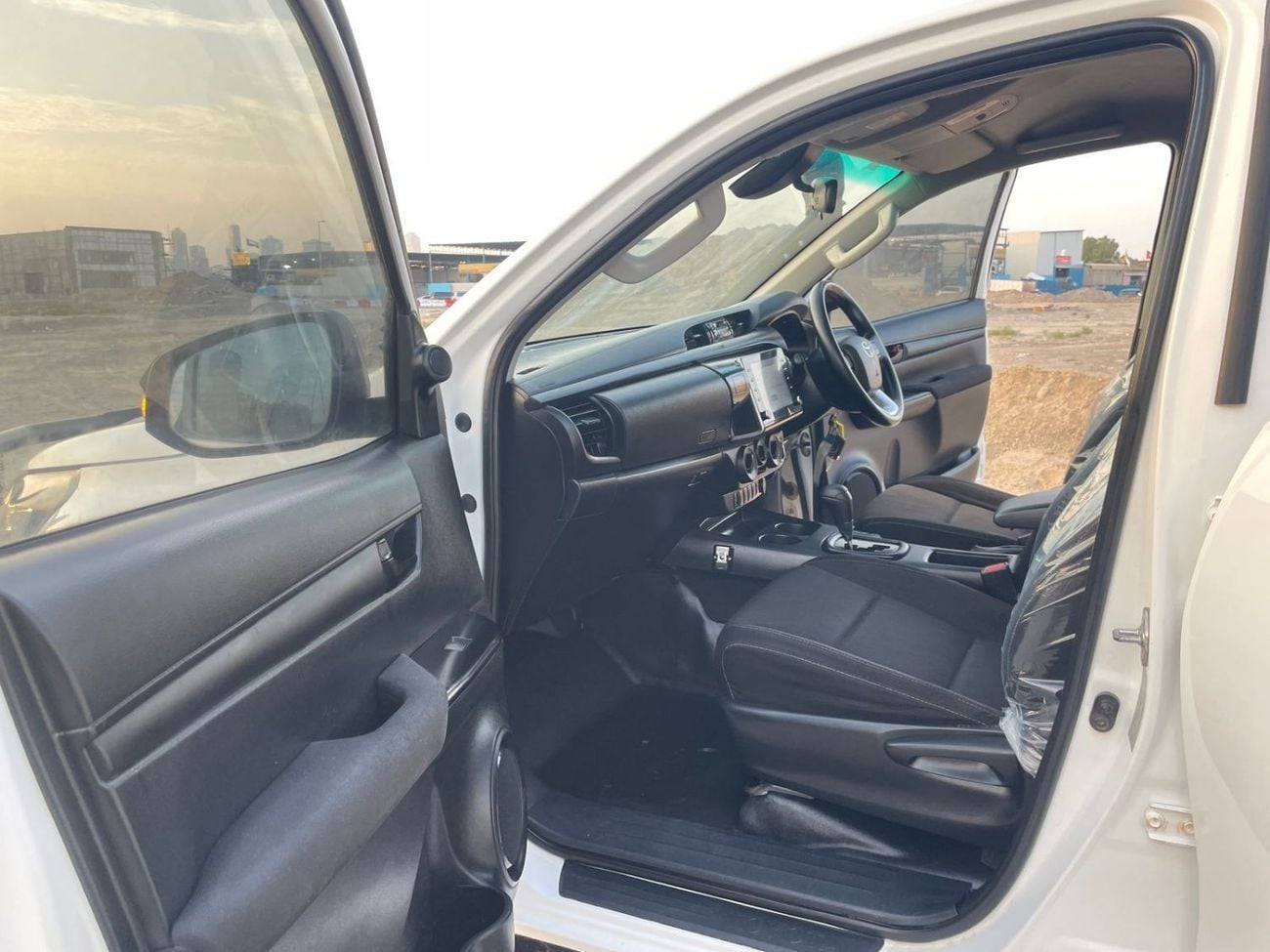 Toyota Hilux GLX diesel 2800 cc ,automatic gear ,right hand drive ,for export only