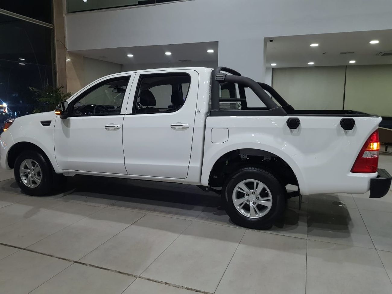 Foton Tunland Foton Tunland 2.4L Double Cabin PETROL(4X2) 2025 Manual POWER (Kw/HP): 100 kw / 135 HP TORQUE (N.m):