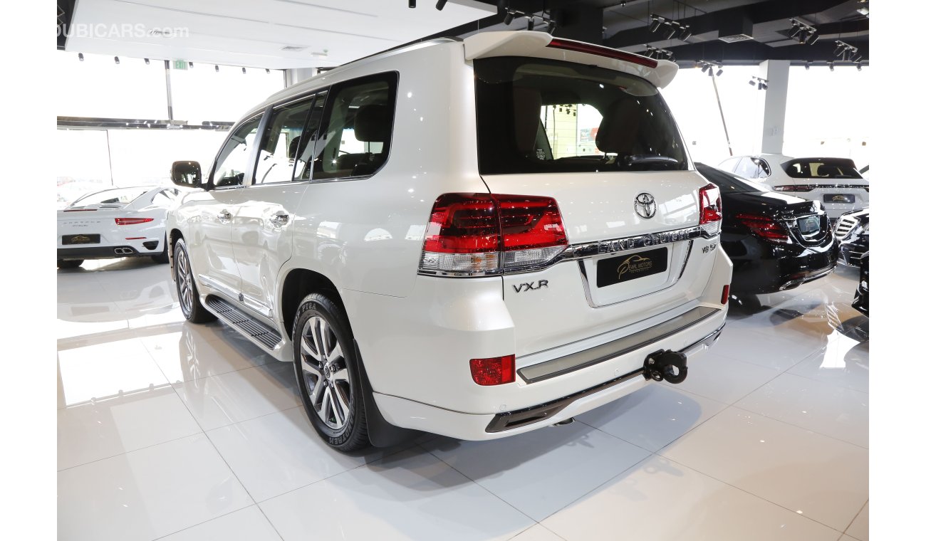 تويوتا لاند كروزر TOYOTA LAND CRUISER VXR [5.7L V8]